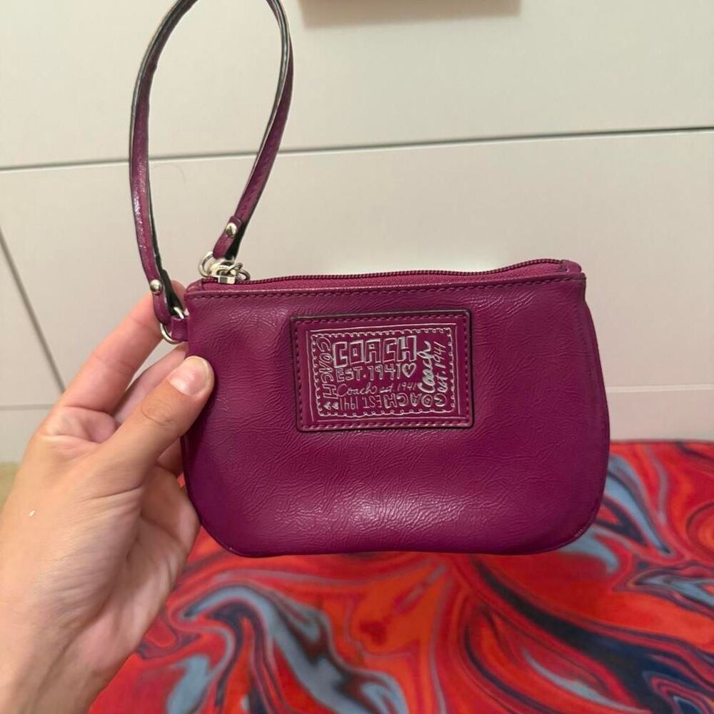 Vintage Y2K Coach Poppy Magenta Patent Leather Doodle Pouch Wristlet